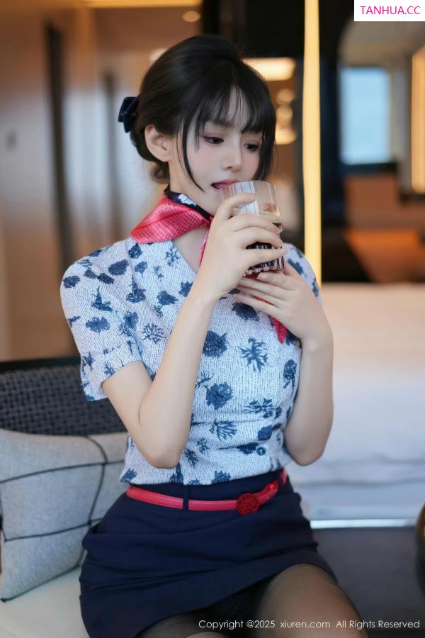   [XiuRen]高清写真图 2025.12.16 No.11115 沈南汐RuRu 空姐制服第10张图片